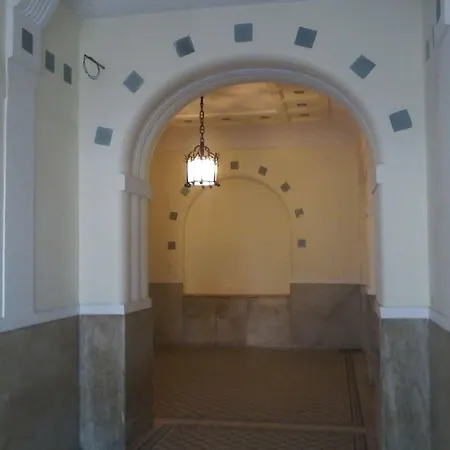 1st 2* Budapest