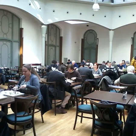 Ξενοδοχείο 1st